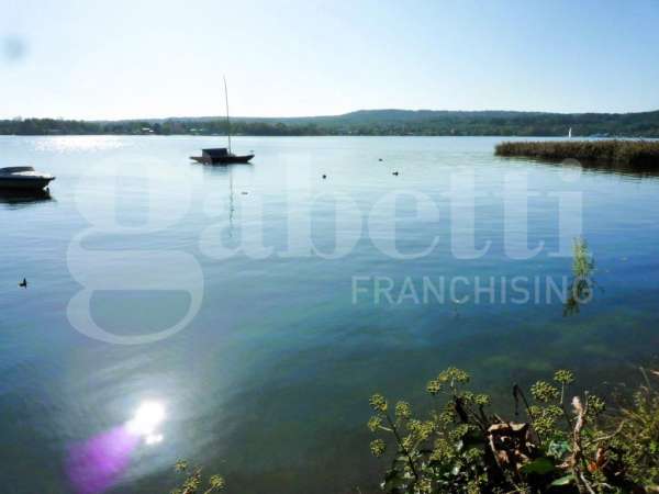 Foto Appartamento in affitto a Sesto Calende