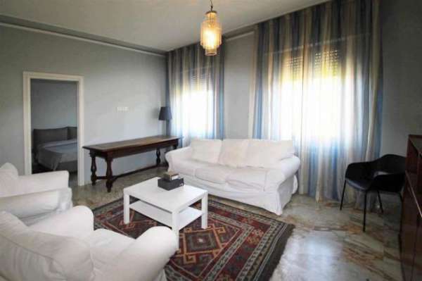 Foto Appartamento in affitto a Siena - 5 locali 130mq