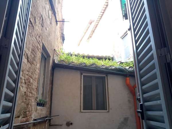 Foto Appartamento in affitto a Siena