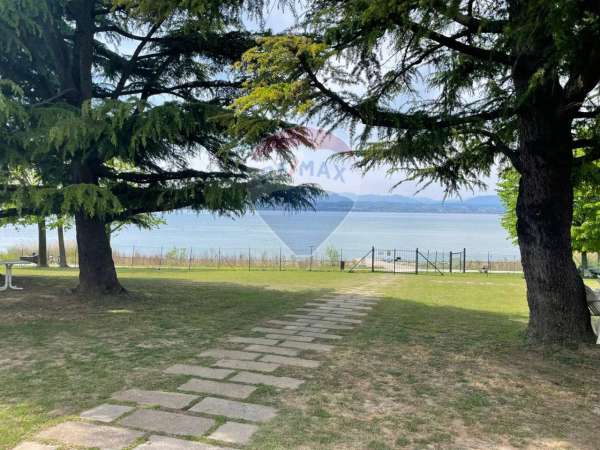 Foto Appartamento in affitto a Sirmione