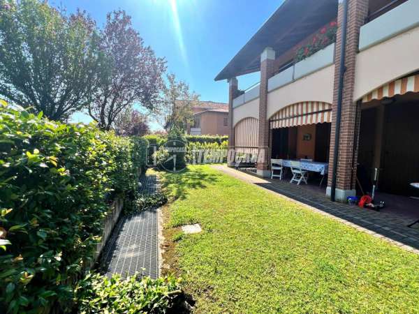 Foto Appartamento in affitto a Sirmione