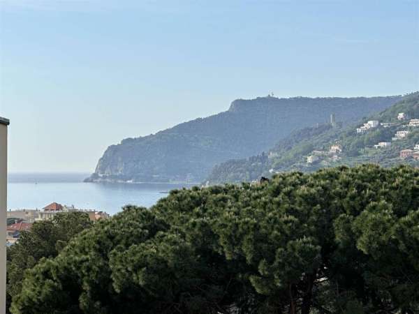 Foto Appartamento in affitto a Spotorno