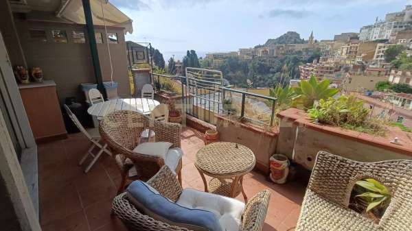 Foto Appartamento in affitto a Taormina