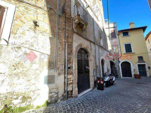 Foto Appartamento in affitto a Tivoli