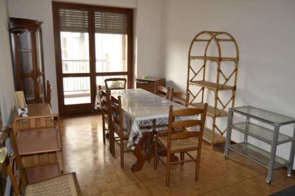 Foto Appartamento in affitto a Torino - 5 locali 140mq