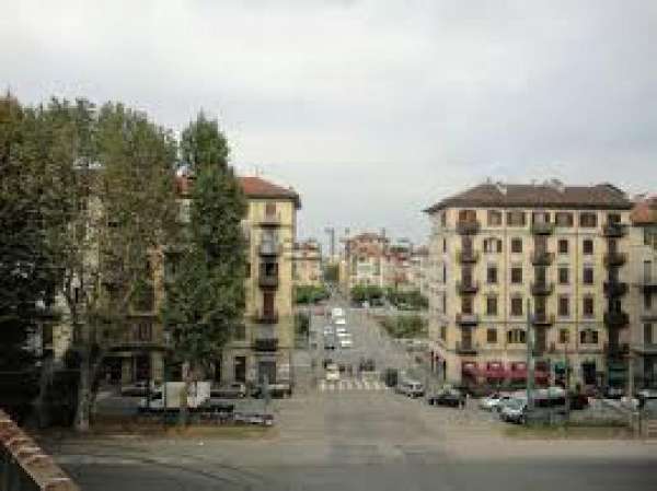 Foto Appartamento in Affitto a Torino corso regina