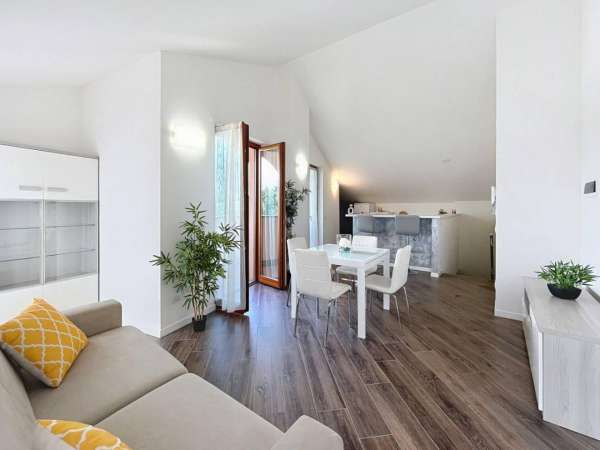 Foto Appartamento in affitto a Tradate