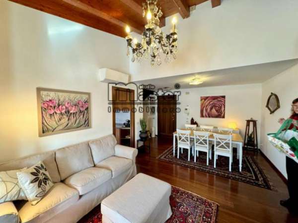 Foto Appartamento in affitto a Treviso - 4 locali 110mq