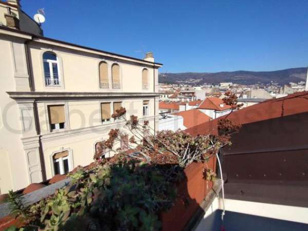 Foto Appartamento in affitto a Trieste - 2 locali 54mq