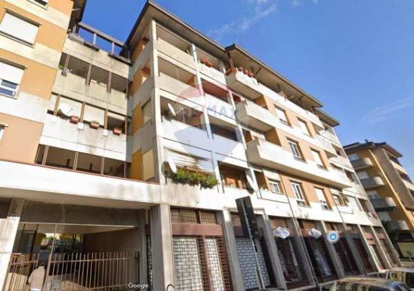 Foto Appartamento in affitto a Varese - 2 locali 70mq