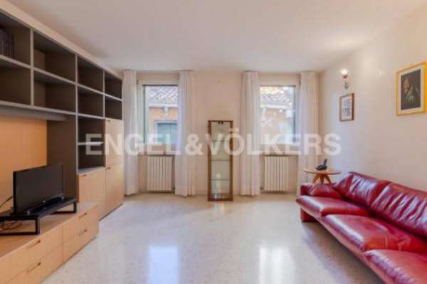 Foto Appartamento in affitto a Venezia - 5 locali 115mq