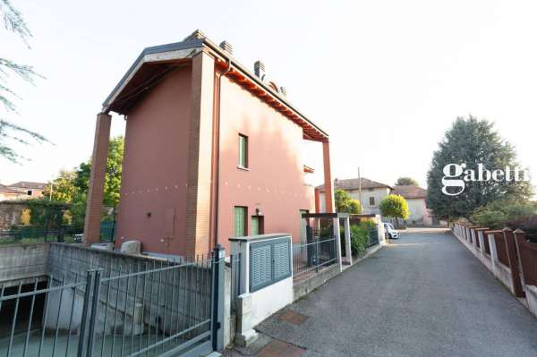 Foto Appartamento in affitto a Verderio