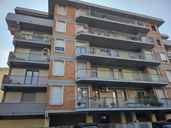 Foto Appartamento in affitto a Verona - 5 locali 135mq