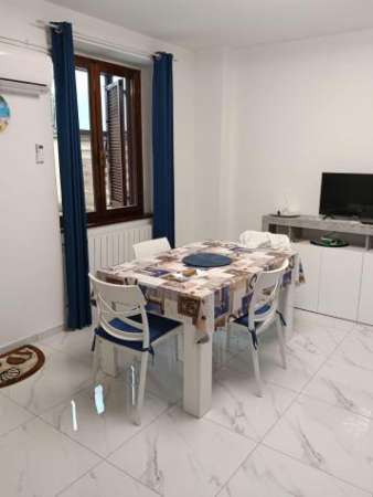 Foto Appartamento in affitto a Viareggio 80 mq  Rif: 1311070