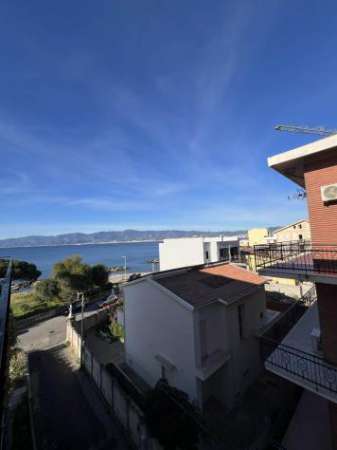 Foto Appartamento in Affitto in zona GALLICO MARINA