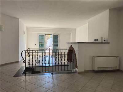 Foto Appartamento in buono stato di 135 mq. a Fornacette