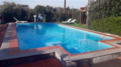 Foto Appartamento in buono stato di 200 mq. a Marina Di Massa