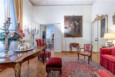 Foto Appartamento in buono stato di 320 mq.