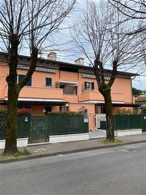 Foto Appartamento in buono stato di 70 mq. a Marina Di Massa