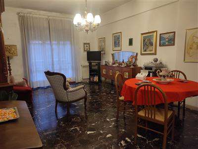 Foto Appartamento in buono stato di 95 mq. a Marina Di Carrara
