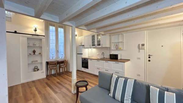 Foto Appartamento in Via California, Milano