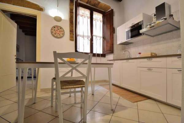 Foto Appartamento in Via Napoli, Cagliari di 45 m con 1 camera