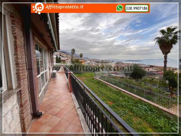 Foto Appartamento in villa in affitto a Formia - 7 locali 150mq