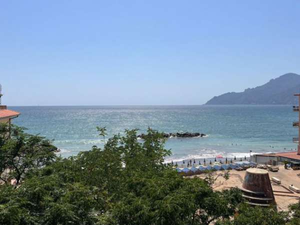 Foto Appartamento panoramico in affitto in Lungomare Cristoforo Colombo, 39