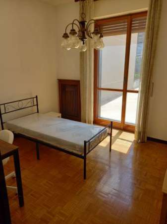 Foto Appartamento per studentesse in centro tre ampie stanze