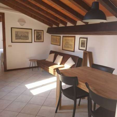 Foto appartamento ristrutturato, arredato zona centro, vicinanze ospedale. 6/12 mesi