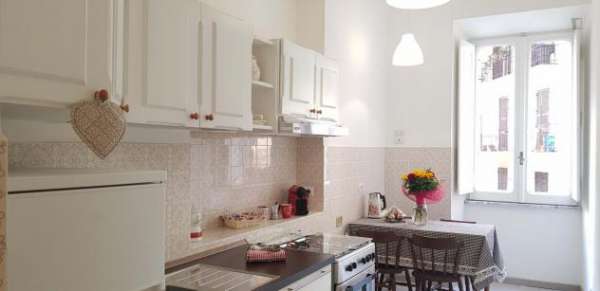 Foto Appartamento ristrutturato con 2 stanze e 2 bagni zona San Giovanni - Metro A