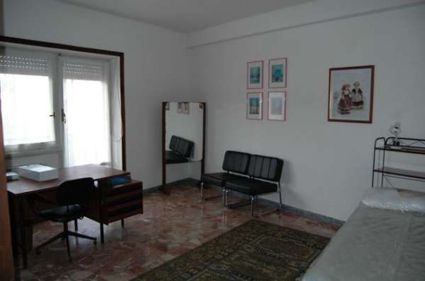 Foto Appia Nuova camera singola solo universitari