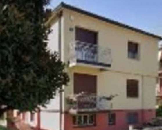 Foto Arcella appartamento con 2 camere da letto 600 euro