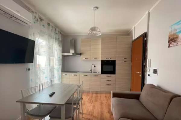 Foto ARDEA BILOCALE ARREDATO CON BALCONI