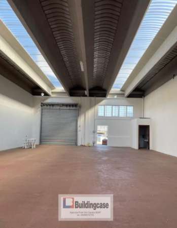 Foto Ardeatina - Via Ghiliani a pochi metri dal GRA ampio locale C1