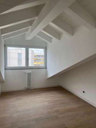 Foto Attico / Mansarda di 90 m con 3 locali in affitto a Collegno