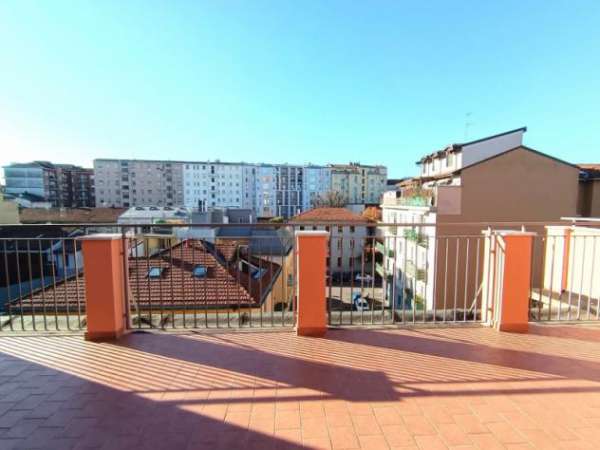 Foto ATTICO BILOCALE ZONA FIERA CENISIO MM5 LILLA