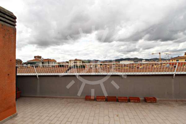 Foto Attico in affitto a Bologna