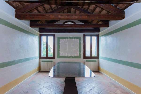 Foto Attico in affitto a Fiesso D'Artico