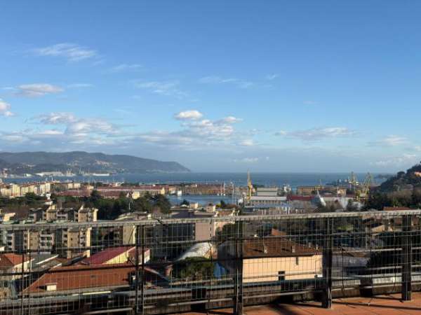 Foto Attico in affitto a La Spezia