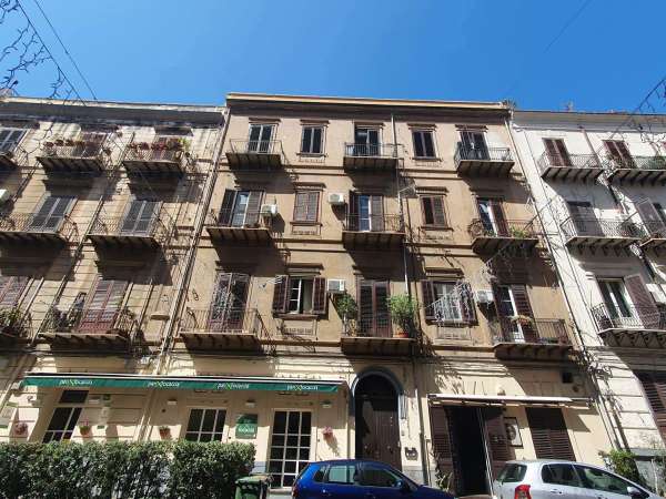Foto Attico in affitto a Palermo