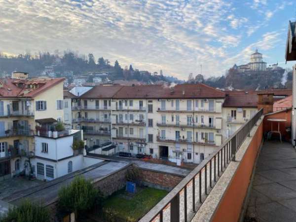 Foto Attico in affitto a Torino