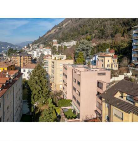 Foto Attico In Zona Residenziale!