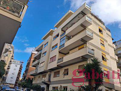 Foto Attico/Mansarda in Affitto, 3 Locali, 60 mq (Roma)