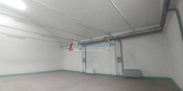 Foto Attivit� commerciale in Affitto a Milano Certosa