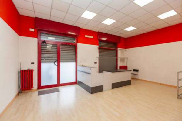 Foto Attivit  / Licenza di 90 m con 1 locale in affitto a Torino