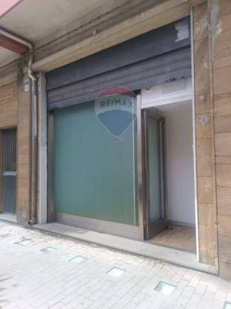 Foto Attivit    Commerciale in affitto a Sant'Agata li Battiati