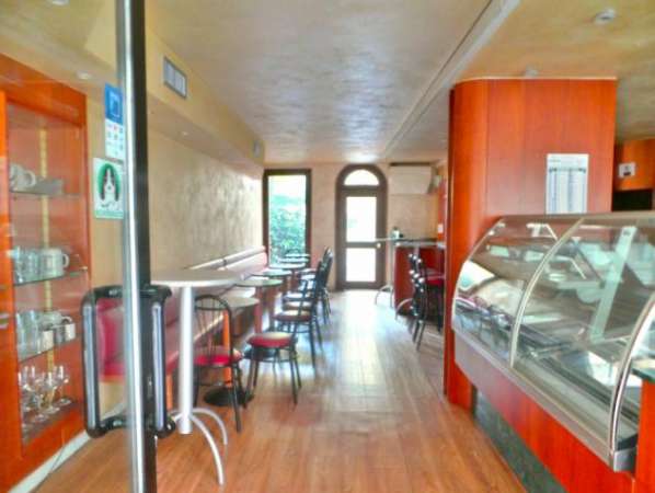 Foto Bar arredato con laboratorio in centro storico