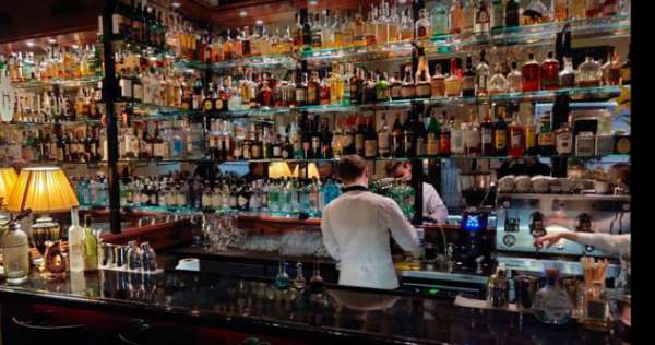 Foto BAR/GINTONERIA/CHAMPAGNERIA (600.000 fatturato)