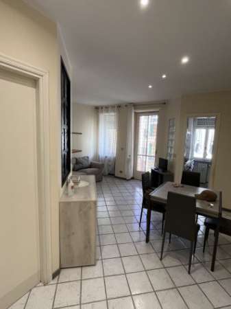 Foto bel bilocale in affitto adatto a due studenti comodo metropolitana